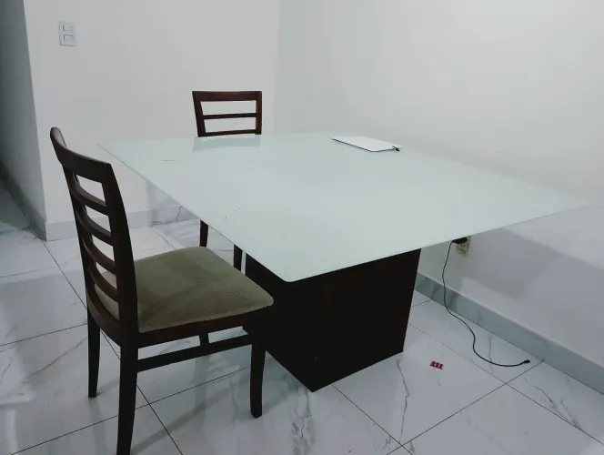 Mesa de jantar moderna
