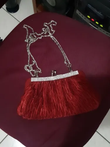 bolsa de festa na cor vinho, tecido com cristais