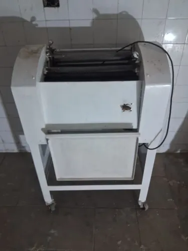 Modeladora de pães da capital 