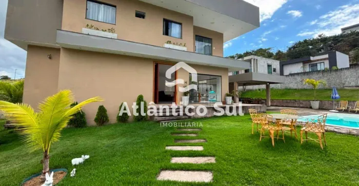 Ilhéus - Casa com 3 Quartos, sendo 1 Suíte - Venda - Condomínio Brisa do Mar