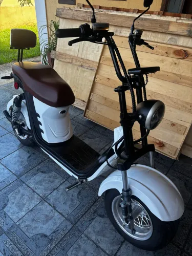 Moto elétrica x12 branca