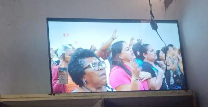 TV Samsung smart 43 polegadas 1 mês de uso .