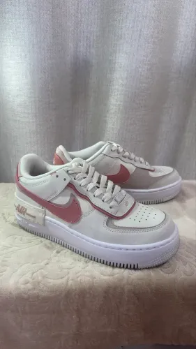 Tênis Nike Air Force 1 Shadow - Rosa e branco - Tam 36