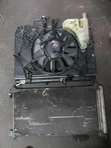 Kit conjunto radiador Nissan livina original
