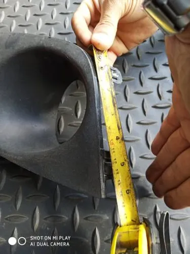 Nissan Tiida acabamento farol de milha