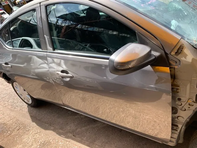 Nissan Versa para desmonte! SR PEÇAS USADAS!