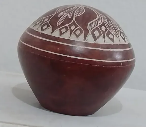 Porta-joias em Pedra Sabão <br>Peça artesanal, região de Minas Gerais.