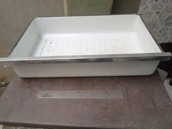 R$80 Gaveta em Ferro esmaltado Geladeira Frigidaire GE.