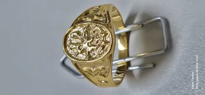 Anel de São Jorge folheado a ouro 