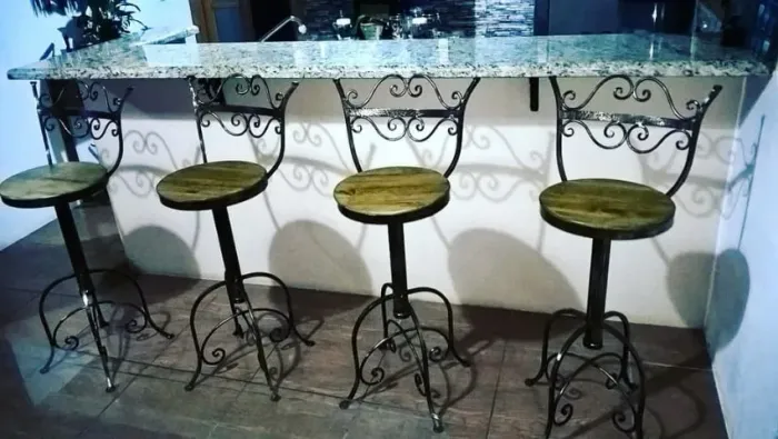 Banquetas Giratórias em Ferro Forjado Sob Medidas e Exclusivos na CasaDeFerro