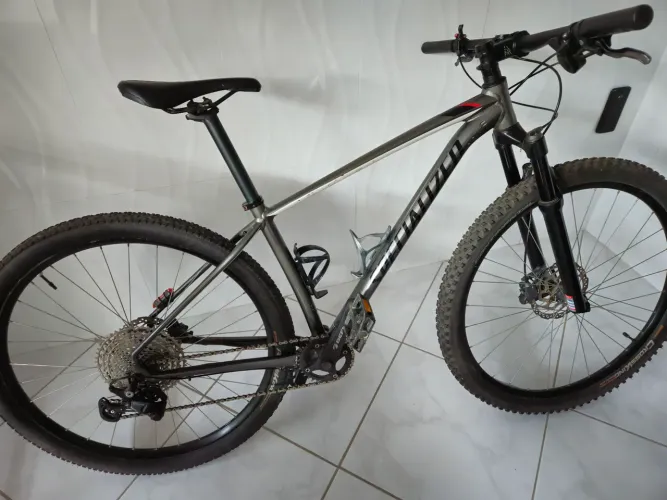 Bicicleta Specialized - Mountain Bike