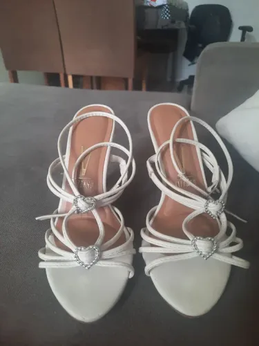 Sandalia Vizzano tamanho 36