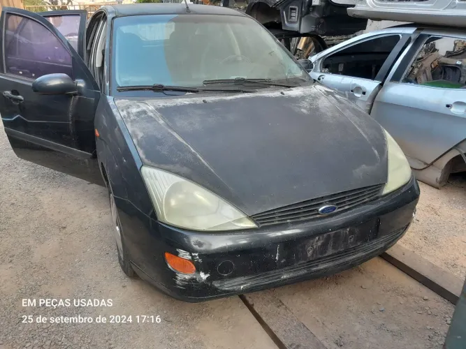 Sucata para retirada de peças Ford Focus 1.8 2001