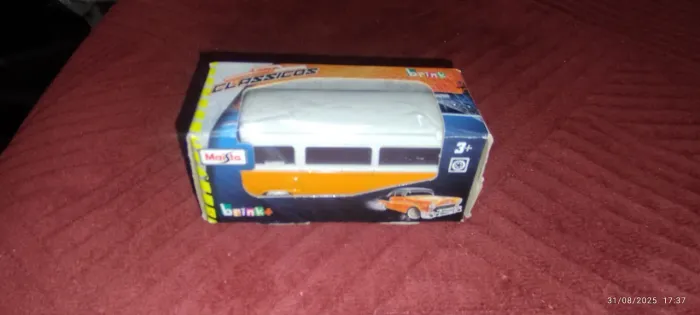 Kombi Maisto 1X64 