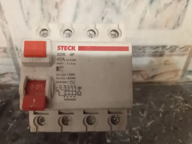 Disjuntor Steck SDR 4P 40A