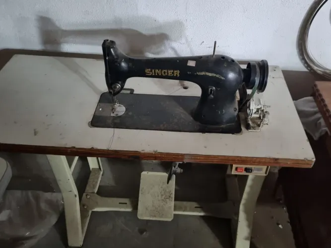 Máquina de Costura Singer modelo 3115