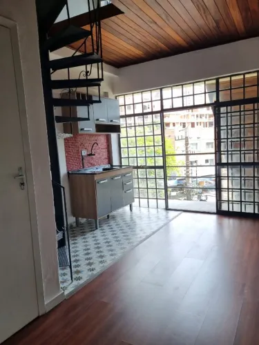 Loft Duplex 50 m2 ao lado do Parque Barigui - condominio barato!