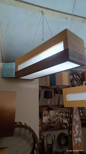 Luminária de teto moderna em madeira
