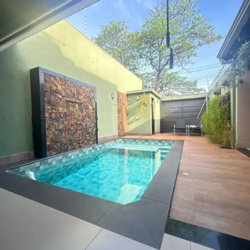 Casa com 3 Quarto(s) e 3 banheiro(s) para Alugar, 180 m² por R$ 5000 / Mês