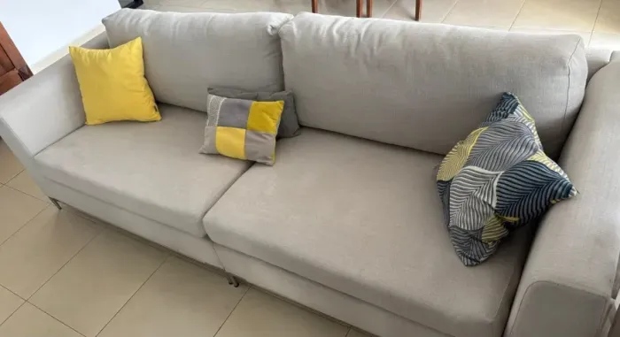 Sofá Confortável de 3 a 4 lugares