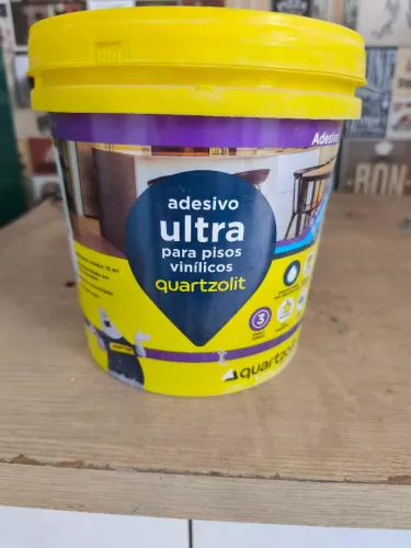 Cola para piso vinílico 4 potes por R$500