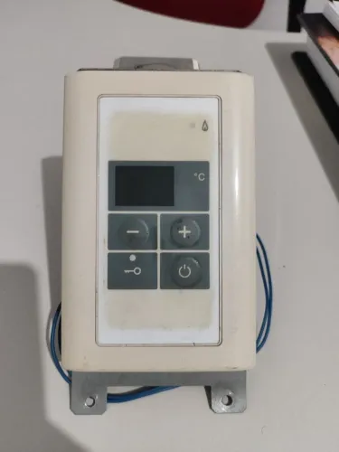 Controle do aquecedor Bosch de 23 litros modelo GWH 500 e do Harman Ye 2200