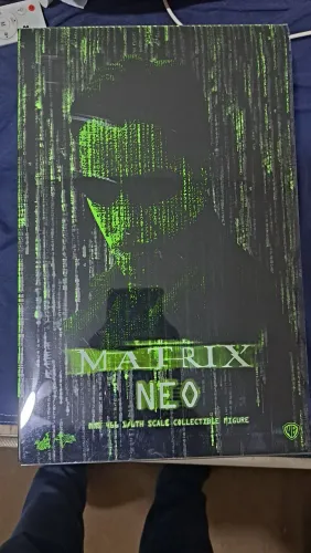 Hot Toys Neo The Matrix - Escala 1/6 (MMS466) Original com Caixa<br><br>