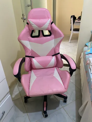 Cadeira gamer rosa com ajuste de altura e inclinação