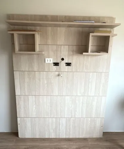 Painel/Estante 1,60(L)x2,10(A).  Comporta TV de 65 polegadas