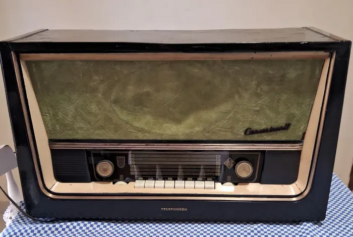Rádio antigo Telefunken Concertino II 