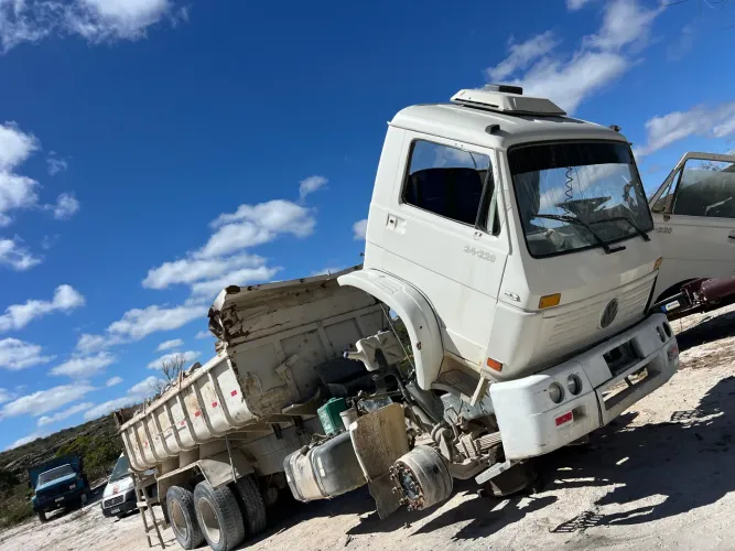 Vendo caminhão traçado 135 mil