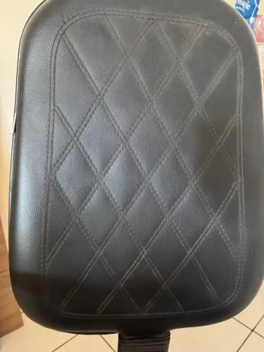 Cadeira de Escritório em Couro Preto