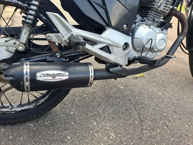 Escapamento de motocicleta CG 160/ troco por original com volta