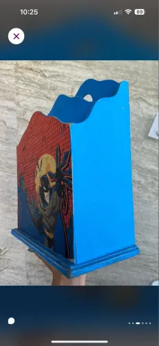 suporte de revista, livros e brinquedos e objetos em geral