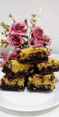 BROOKIES (Brownies + Cookies)