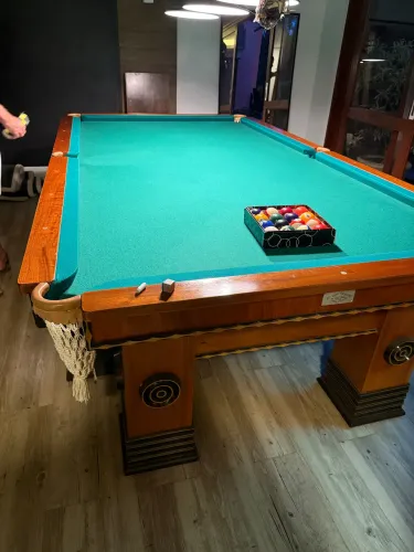 Mesa de sinuca profissional completa