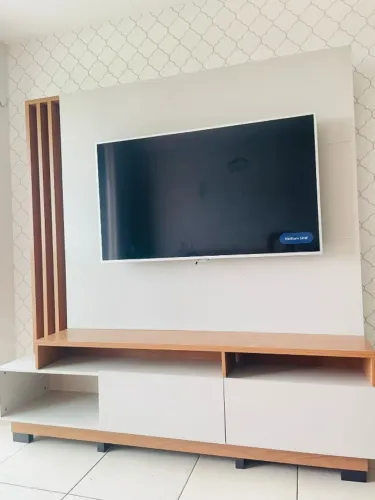 Estante Home Perfeita Para Sua Sala Para Tv De Até 65 Polegadas Com Luz De Led E Ripado 