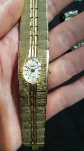Relógio Citizen feminino estilo bracelete, Quartz, raridade delicadíssima com strass