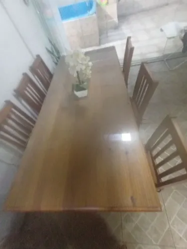 Mesa de Jantar de Madeira Maciça