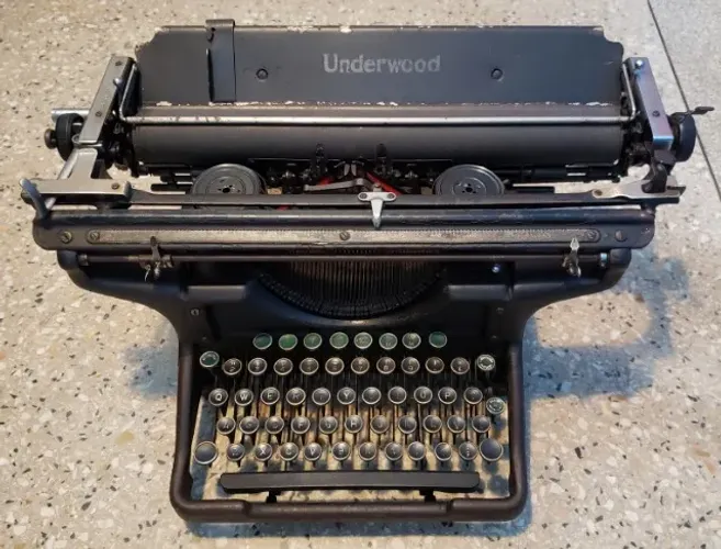 Maquina de Escrever Antiga Underwood Office Champion de 1937 Funcionando