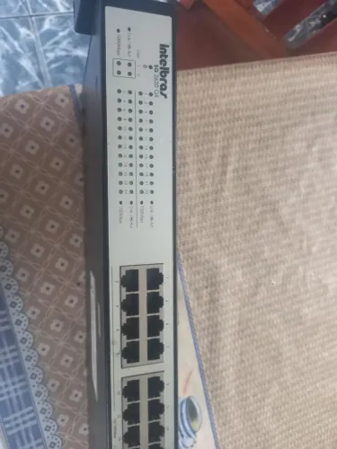 Vendo esse switch intelbras 26 portas 2 gigabits 140 reais aceito proposta