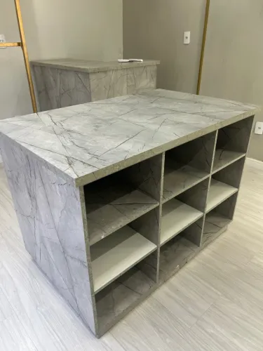 Balcão para loja ou closet novinho