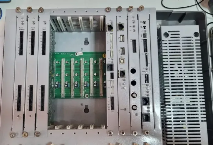 Central Pabx Híbrida Modular Impacta 220 Intelbras