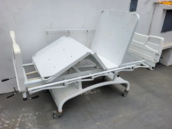 Cama hospitalar manual com 2 manivelas