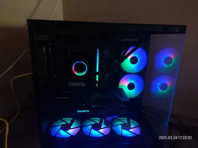 Computador Gamer Ryzen 7 5700X3D - RX 7800XT