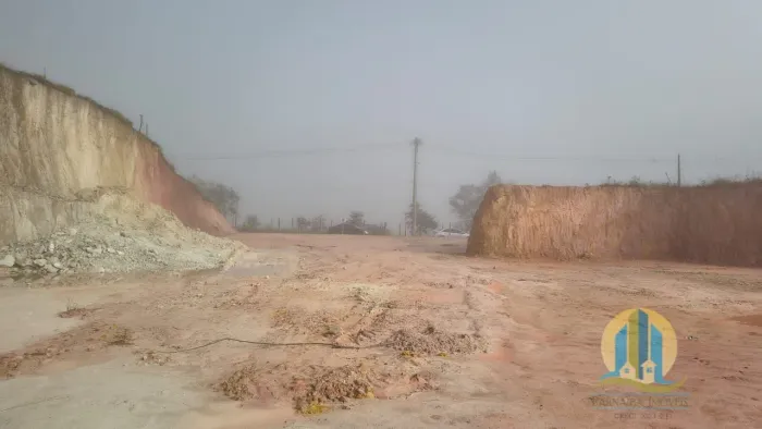 Terreno à Vendas - Pirapora Bom Jesus/SP