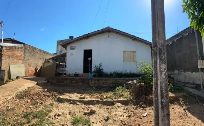 Casa em Anicuns com Lote de 380 m² | Próxima ao Centro | Ótimo Investimento
