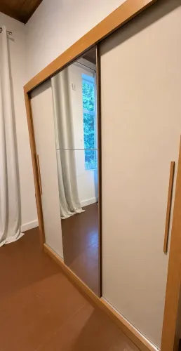 Guarda-roupa 6 portas 4 gavetas