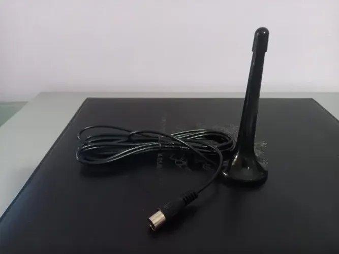 Kit Antena Interna TV Digital + Cabo AV RCA