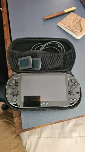 Ps Vita praticamente novo